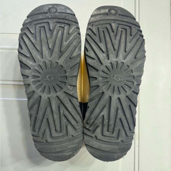 UGG Classic Clear Mini Boot Sherpa Warm Logo Size 9 - Picture 8 of 8